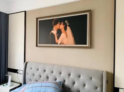 結婚照掛在臥室什么位置好  風水學上宜左不宜右