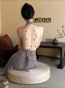 女生后背長痣命運堪比神仙來凡間的生活